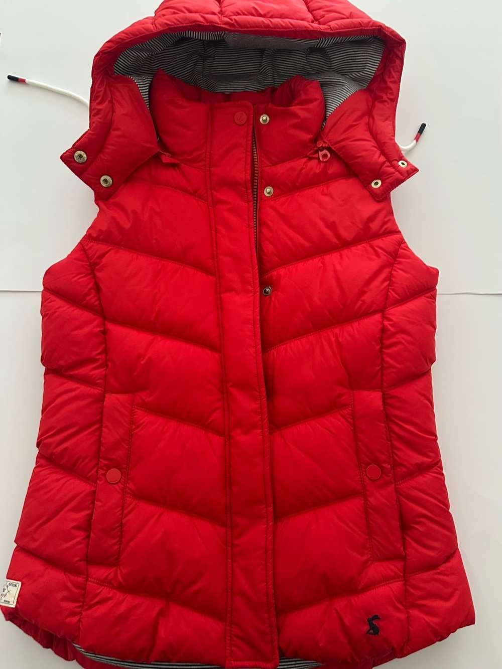 Women’s Joules UK Red Hooded Puffer Vest, detachable hood, size 4